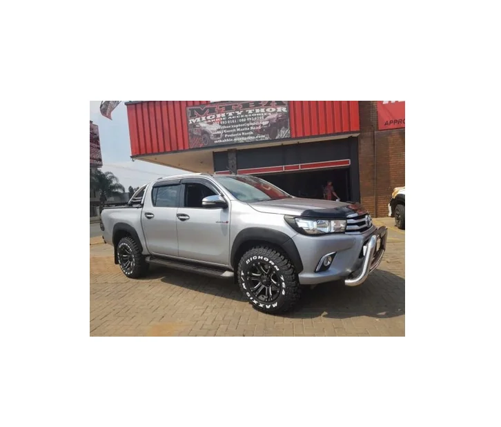 Nadkola TOYOTA HILUX REVO (2015+) 4-drzwi poszerzenia