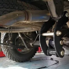 zestaw_zawieszenia_toyota_snab06-02.jpg 2 cale LIFT KIT ZAWIESZENIA TOYOTA HILUX VIGO (2005-2015)