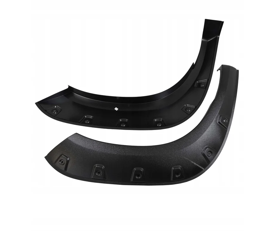 TOYOTA HILUX REVO (15+) 4D POSZERZENIA NADKOLI FENDERY 4,5 cm - obrazek 3